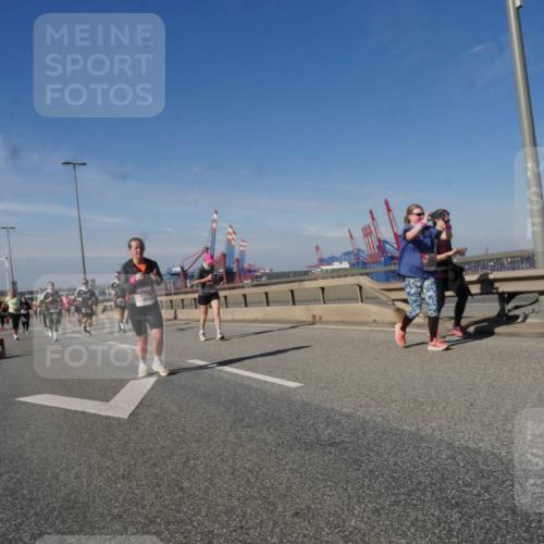 03.10.2025 - Köhlbrandbrückenlauf Matties Gatica Varas http://msf.ph/oto/9000671 03.10.2025 12:53:49 Position 2  meine-sportfotos.de