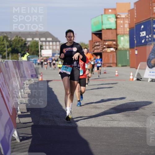 03.10.2025 - Köhlbrandbrückenlauf Michael Burmester http://msf.ph/oto/9000678 03.10.2025 10:04:59 Ziel 1211, 1302, 1406, 1477, 1622, 1944, 3741, 3812 meine-sportfotos.de