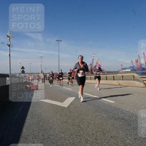 03.10.2025 - Köhlbrandbrückenlauf Matties Gatica Varas http://msf.ph/oto/9000679 03.10.2025 12:53:49 Position 2  meine-sportfotos.de