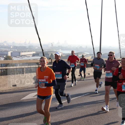 03.10.2025 - Köhlbrandbrückenlauf Julia Fischer http://msf.ph/oto/9000688 03.10.2025 09:22:02 Position 1 2843, 1411, 3630 meine-sportfotos.de