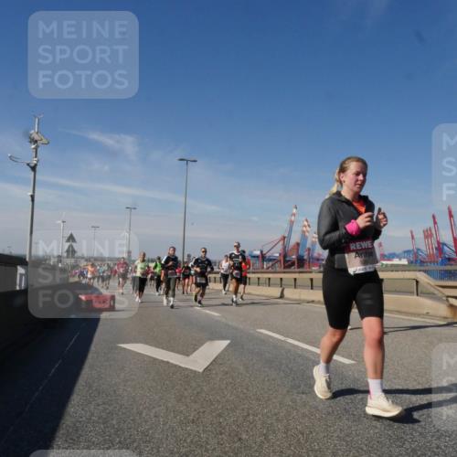 03.10.2025 - Köhlbrandbrückenlauf Matties Gatica Varas http://msf.ph/oto/9000690 03.10.2025 12:53:50 Position 2 5200 meine-sportfotos.de