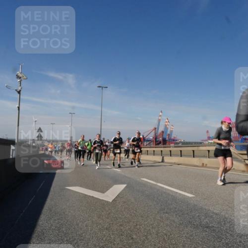 03.10.2025 - Köhlbrandbrückenlauf Matties Gatica Varas http://msf.ph/oto/9000694 03.10.2025 12:53:51 Position 2 5200 meine-sportfotos.de