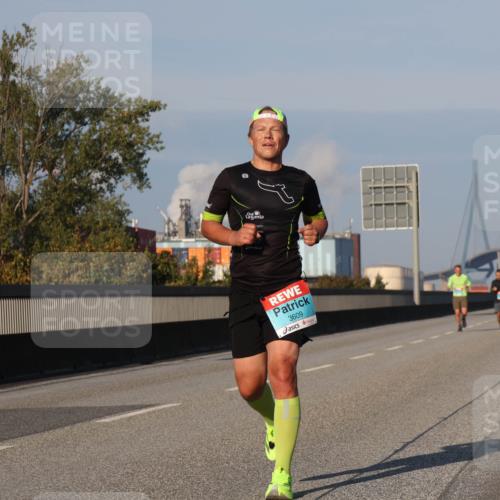 03.10.2025 - Köhlbrandbrückenlauf Luisa Fischer http://msf.ph/oto/9000709 03.10.2025 10:42:41 Position 3 3609 meine-sportfotos.de