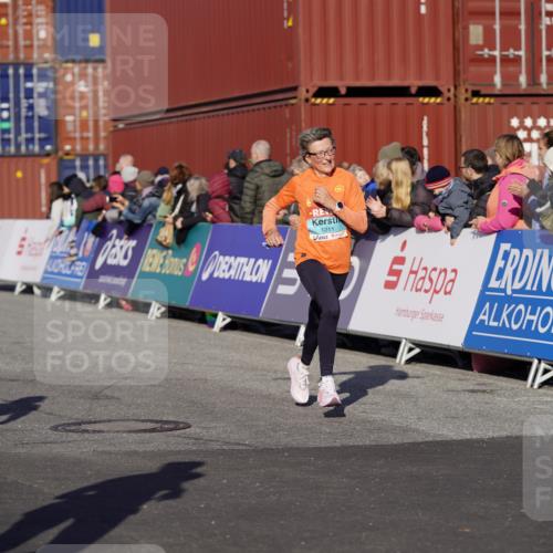 03.10.2025 - Köhlbrandbrückenlauf Michael Burmester http://msf.ph/oto/9000717 03.10.2025 10:05:00 Ziel 1211, 1302, 1406, 1477, 1622, 1944, 3721, 3741 meine-sportfotos.de