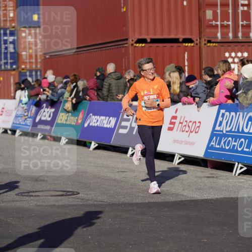 03.10.2025 - Köhlbrandbrückenlauf Michael Burmester http://msf.ph/oto/9000724 03.10.2025 10:05:00 Ziel 1211, 1302, 1406, 1477, 1622, 1944, 3721, 3741 meine-sportfotos.de