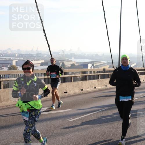 03.10.2025 - Köhlbrandbrückenlauf Julia Fischer http://msf.ph/oto/9000726 03.10.2025 09:22:05 Position 1 2940, 11325 meine-sportfotos.de