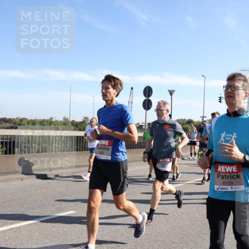 03.10.2025 - Köhlbrandbrückenlauf Julia Fischer http://msf.ph/oto/9000730 03.10.2025 12:15:54 Position 3 6562, 6822, 6533 meine-sportfotos.de