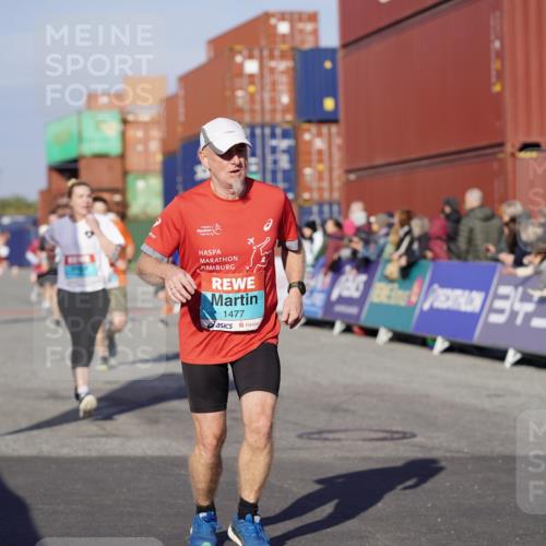 03.10.2025 - Köhlbrandbrückenlauf Michael Burmester http://msf.ph/oto/9000742 03.10.2025 10:05:01 Ziel 1211, 1302, 1406, 1477, 1622, 1944, 2920, 3409, 3721, 3741 meine-sportfotos.de