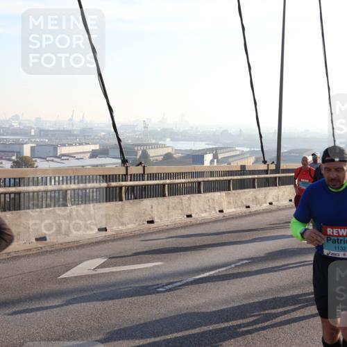 03.10.2025 - Köhlbrandbrückenlauf Julia Fischer http://msf.ph/oto/9000749 03.10.2025 09:22:07 Position 1 1132 meine-sportfotos.de