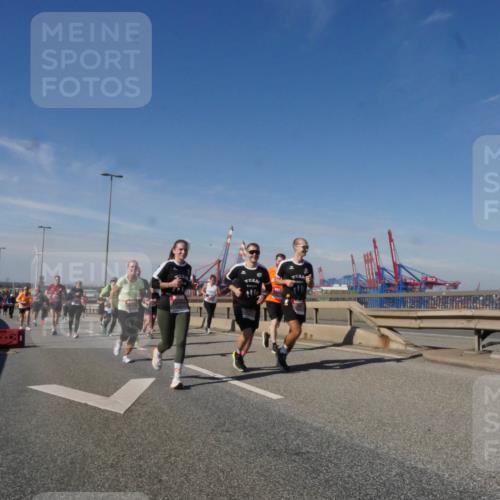 03.10.2025 - Köhlbrandbrückenlauf Matties Gatica Varas http://msf.ph/oto/9000750 03.10.2025 12:53:53 Position 2  meine-sportfotos.de