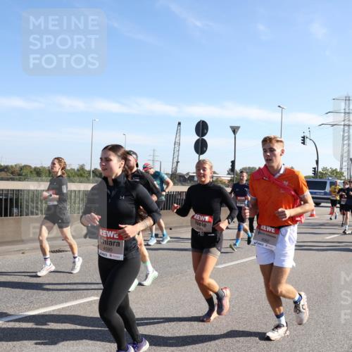 03.10.2025 - Köhlbrandbrückenlauf Julia Fischer http://msf.ph/oto/9000752 03.10.2025 12:15:57 Position 3 4590, 4161, 700, 4062 meine-sportfotos.de