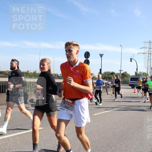 03.10.2025 - Köhlbrandbrückenlauf Julia Fischer http://msf.ph/oto/9000757 03.10.2025 12:15:57 Position 3 4161, 4062 meine-sportfotos.de