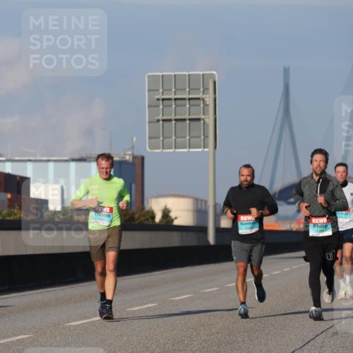 03.10.2025 - Köhlbrandbrückenlauf Luisa Fischer http://msf.ph/oto/9000759 03.10.2025 10:42:49 Position 3 1462 meine-sportfotos.de