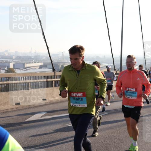 03.10.2025 - Köhlbrandbrückenlauf Julia Fischer http://msf.ph/oto/9000763 03.10.2025 09:22:08 Position 1 1517, 1292 meine-sportfotos.de