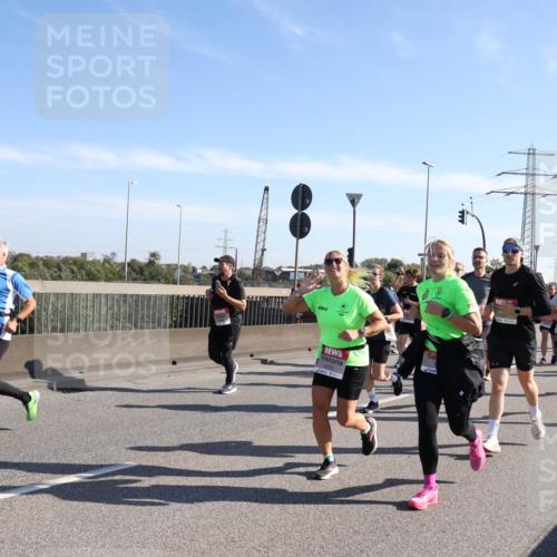 03.10.2025 - Köhlbrandbrückenlauf Julia Fischer http://msf.ph/oto/9000770 03.10.2025 12:15:59 Position 3  meine-sportfotos.de
