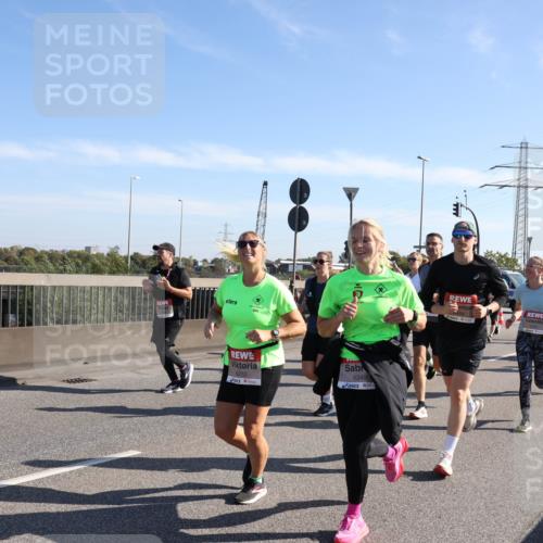 03.10.2025 - Köhlbrandbrückenlauf Julia Fischer http://msf.ph/oto/9000779 03.10.2025 12:16:00 Position 3 6252, 6249, 194 meine-sportfotos.de