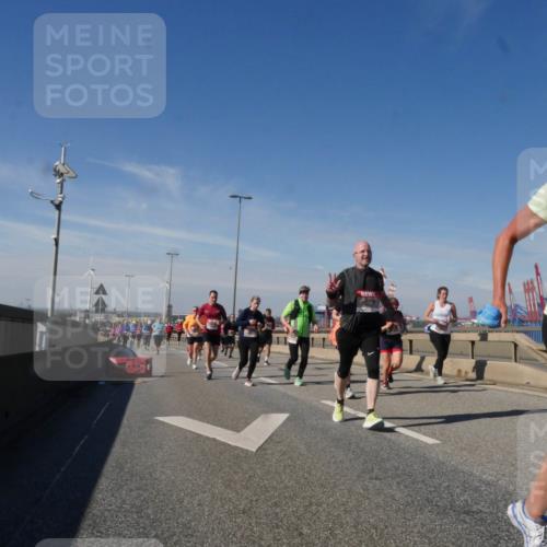 03.10.2025 - Köhlbrandbrückenlauf Matties Gatica Varas http://msf.ph/oto/9000780 03.10.2025 12:53:55 Position 2 5189 meine-sportfotos.de