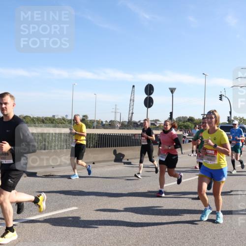 03.10.2025 - Köhlbrandbrückenlauf Julia Fischer http://msf.ph/oto/9000801 03.10.2025 12:16:02 Position 3  meine-sportfotos.de