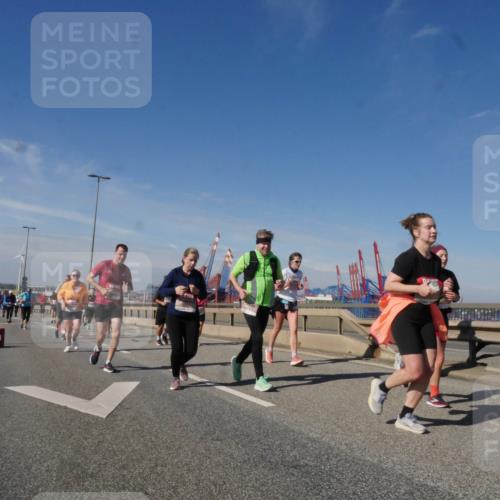 03.10.2025 - Köhlbrandbrückenlauf Matties Gatica Varas http://msf.ph/oto/9000804 03.10.2025 12:53:57 Position 2  meine-sportfotos.de