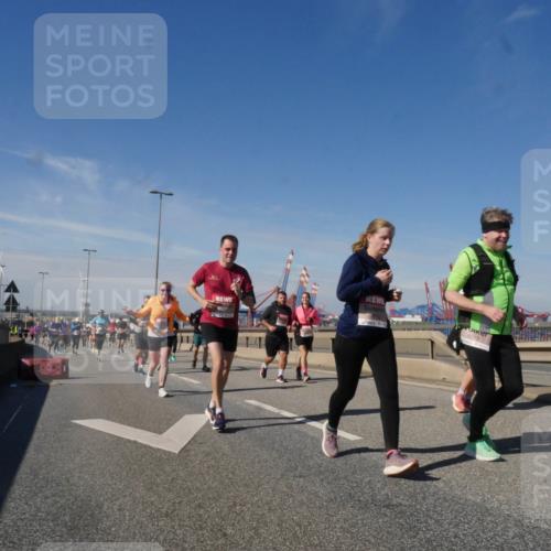 03.10.2025 - Köhlbrandbrückenlauf Matties Gatica Varas http://msf.ph/oto/9000822 03.10.2025 12:53:58 Position 2 6213, 118 meine-sportfotos.de