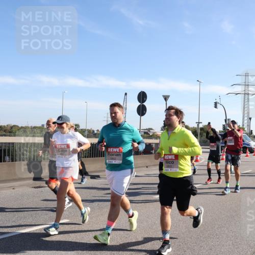 03.10.2025 - Köhlbrandbrückenlauf Julia Fischer http://msf.ph/oto/9000849 03.10.2025 12:16:11 Position 3 5902, 5903 meine-sportfotos.de