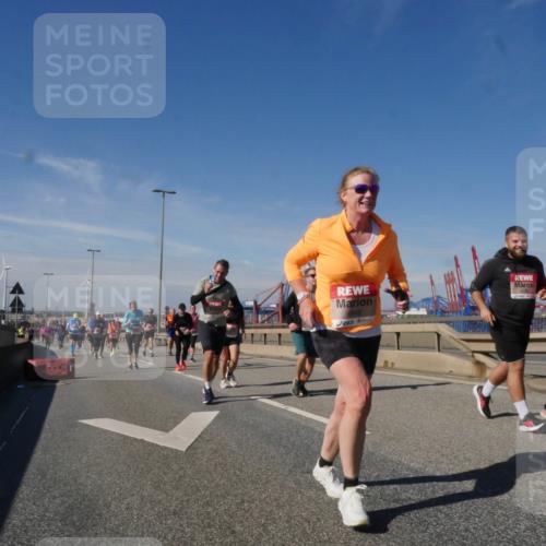 03.10.2025 - Köhlbrandbrückenlauf Matties Gatica Varas http://msf.ph/oto/9000854 03.10.2025 12:54:01 Position 2 4848 meine-sportfotos.de