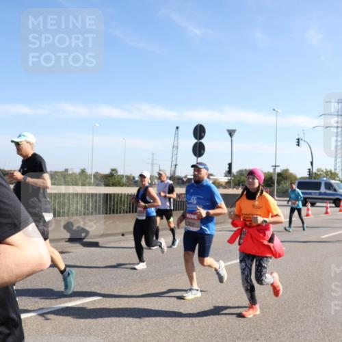 03.10.2025 - Köhlbrandbrückenlauf Julia Fischer http://msf.ph/oto/9000864 03.10.2025 12:16:14 Position 3  meine-sportfotos.de