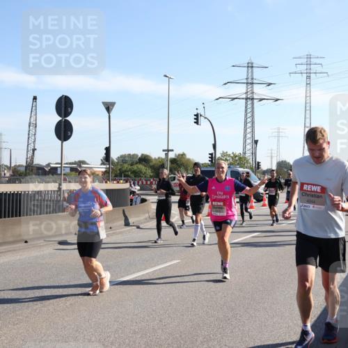 03.10.2025 - Köhlbrandbrückenlauf Julia Fischer http://msf.ph/oto/9000875 03.10.2025 12:16:21 Position 3 4244 meine-sportfotos.de