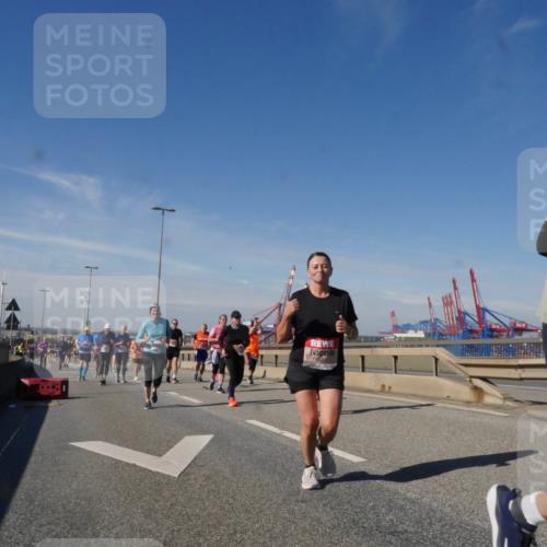 03.10.2025 - Köhlbrandbrückenlauf Matties Gatica Varas http://msf.ph/oto/9000888 03.10.2025 12:54:03 Position 2  meine-sportfotos.de