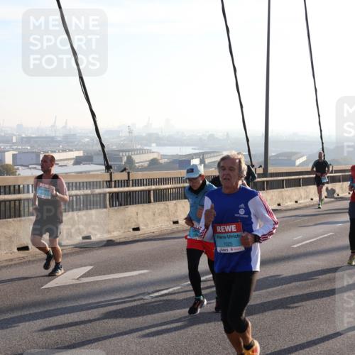 03.10.2025 - Köhlbrandbrückenlauf Julia Fischer http://msf.ph/oto/9000896 03.10.2025 09:22:27 Position 1 1025, 2777 meine-sportfotos.de