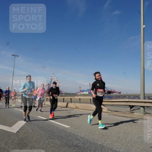 03.10.2025 - Köhlbrandbrückenlauf Matties Gatica Varas http://msf.ph/oto/9000909 03.10.2025 12:54:04 Position 2  meine-sportfotos.de