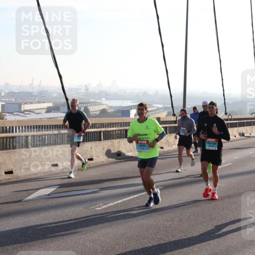 03.10.2025 - Köhlbrandbrückenlauf Julia Fischer http://msf.ph/oto/9000913 03.10.2025 09:22:32 Position 1 1182 meine-sportfotos.de