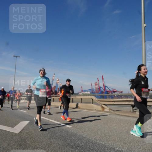 03.10.2025 - Köhlbrandbrückenlauf Matties Gatica Varas http://msf.ph/oto/9000917 03.10.2025 12:54:05 Position 2 5473 meine-sportfotos.de