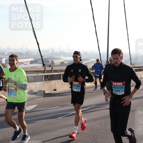 03.10.2025 - Köhlbrandbrückenlauf Julia Fischer http://msf.ph/oto/9000925 03.10.2025 09:22:33 Position 1 1182, 3378, 1368 meine-sportfotos.de