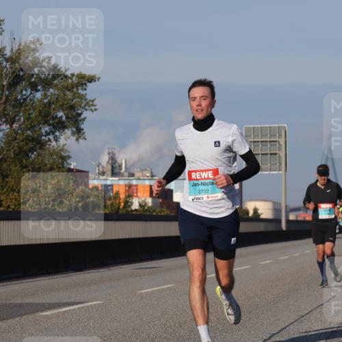 03.10.2025 - Köhlbrandbrückenlauf Luisa Fischer http://msf.ph/oto/9000934 03.10.2025 10:42:57 Position 3 3702 meine-sportfotos.de