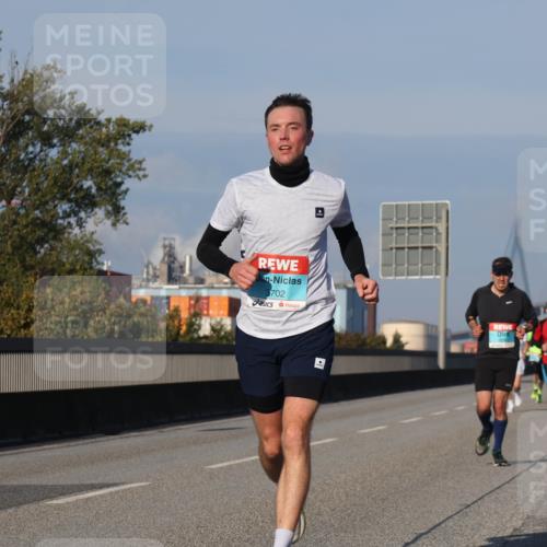 03.10.2025 - Köhlbrandbrückenlauf Luisa Fischer http://msf.ph/oto/9000938 03.10.2025 10:42:57 Position 3 3702 meine-sportfotos.de