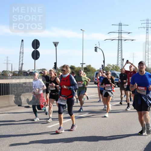 03.10.2025 - Köhlbrandbrückenlauf Julia Fischer http://msf.ph/oto/9000940 03.10.2025 12:16:29 Position 3 6034, 6271 meine-sportfotos.de