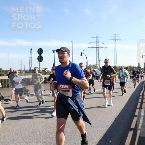03.10.2025 - Köhlbrandbrückenlauf Julia Fischer http://msf.ph/oto/9000954 03.10.2025 12:16:30 Position 3 271, 6034 meine-sportfotos.de