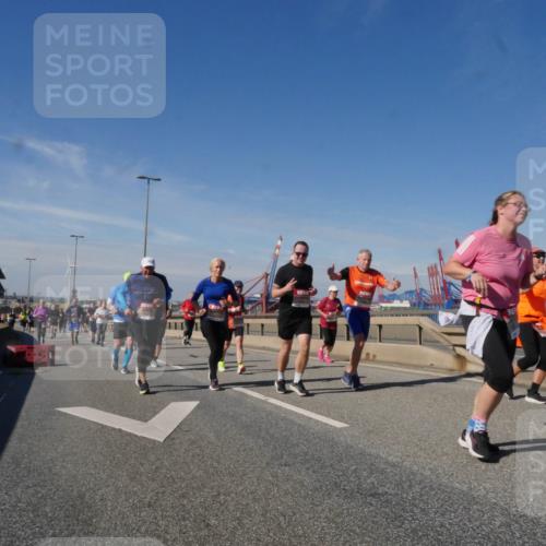 03.10.2025 - Köhlbrandbrückenlauf Matties Gatica Varas http://msf.ph/oto/9000957 03.10.2025 12:54:07 Position 2  meine-sportfotos.de