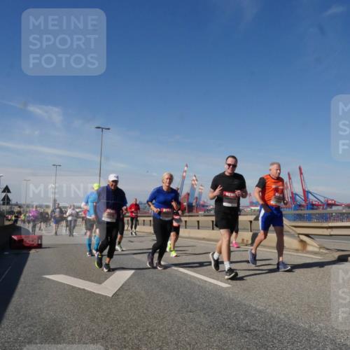 03.10.2025 - Köhlbrandbrückenlauf Matties Gatica Varas http://msf.ph/oto/9000964 03.10.2025 12:54:08 Position 2  meine-sportfotos.de