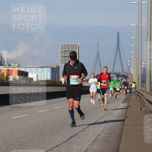03.10.2025 - Köhlbrandbrückenlauf Luisa Fischer http://msf.ph/oto/9000971 03.10.2025 10:42:59 Position 3 3288 meine-sportfotos.de
