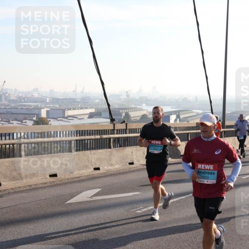 03.10.2025 - Köhlbrandbrückenlauf Julia Fischer http://msf.ph/oto/9000974 03.10.2025 09:22:47 Position 1 3331, 1033 meine-sportfotos.de