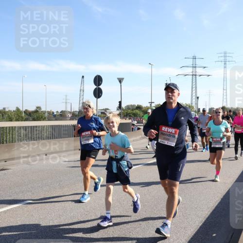 03.10.2025 - Köhlbrandbrückenlauf Julia Fischer http://msf.ph/oto/9001003 03.10.2025 12:16:38 Position 3 4509, 6388, 4700 meine-sportfotos.de