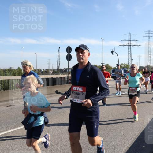 03.10.2025 - Köhlbrandbrückenlauf Julia Fischer http://msf.ph/oto/9001006 03.10.2025 12:16:39 Position 3 6388, 4700 meine-sportfotos.de