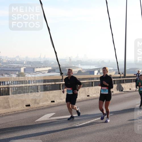 03.10.2025 - Köhlbrandbrückenlauf Julia Fischer http://msf.ph/oto/9001014 03.10.2025 09:22:55 Position 1 1152 meine-sportfotos.de