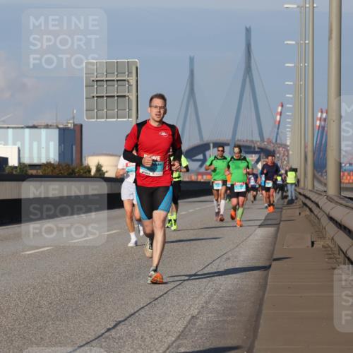 03.10.2025 - Köhlbrandbrückenlauf Luisa Fischer http://msf.ph/oto/9001022 03.10.2025 10:43:02 Position 3  meine-sportfotos.de