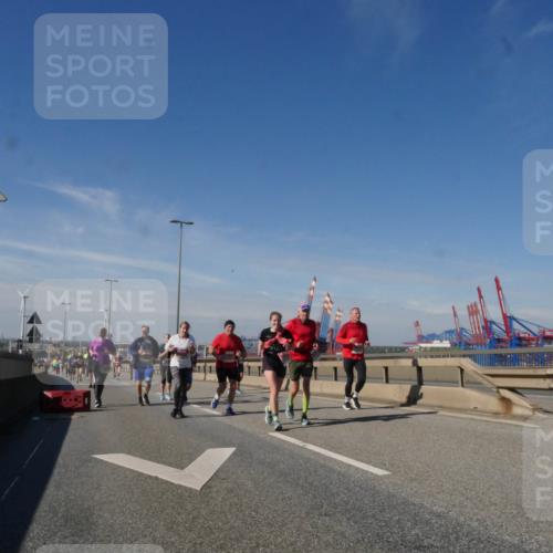 03.10.2025 - Köhlbrandbrückenlauf Matties Gatica Varas http://msf.ph/oto/9001028 03.10.2025 12:54:12 Position 2  meine-sportfotos.de