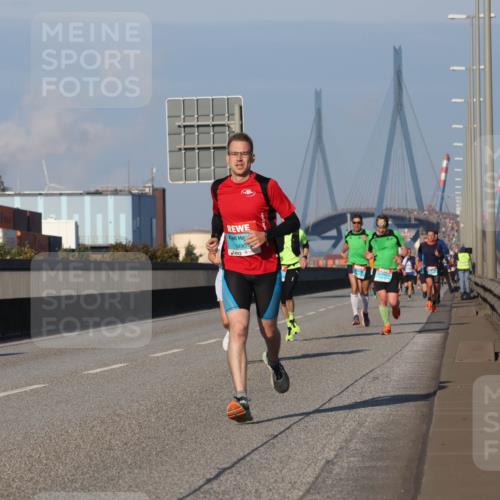 03.10.2025 - Köhlbrandbrückenlauf Luisa Fischer http://msf.ph/oto/9001029 03.10.2025 10:43:02 Position 3  meine-sportfotos.de