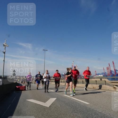 03.10.2025 - Köhlbrandbrückenlauf Matties Gatica Varas http://msf.ph/oto/9001034 03.10.2025 12:54:12 Position 2  meine-sportfotos.de