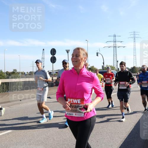 03.10.2025 - Köhlbrandbrückenlauf Julia Fischer http://msf.ph/oto/9001035 03.10.2025 12:16:41 Position 3 4568, 4236 meine-sportfotos.de